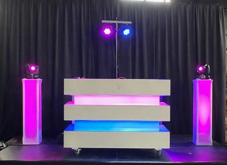 Witte stijlvolle DJ show | Set 2
